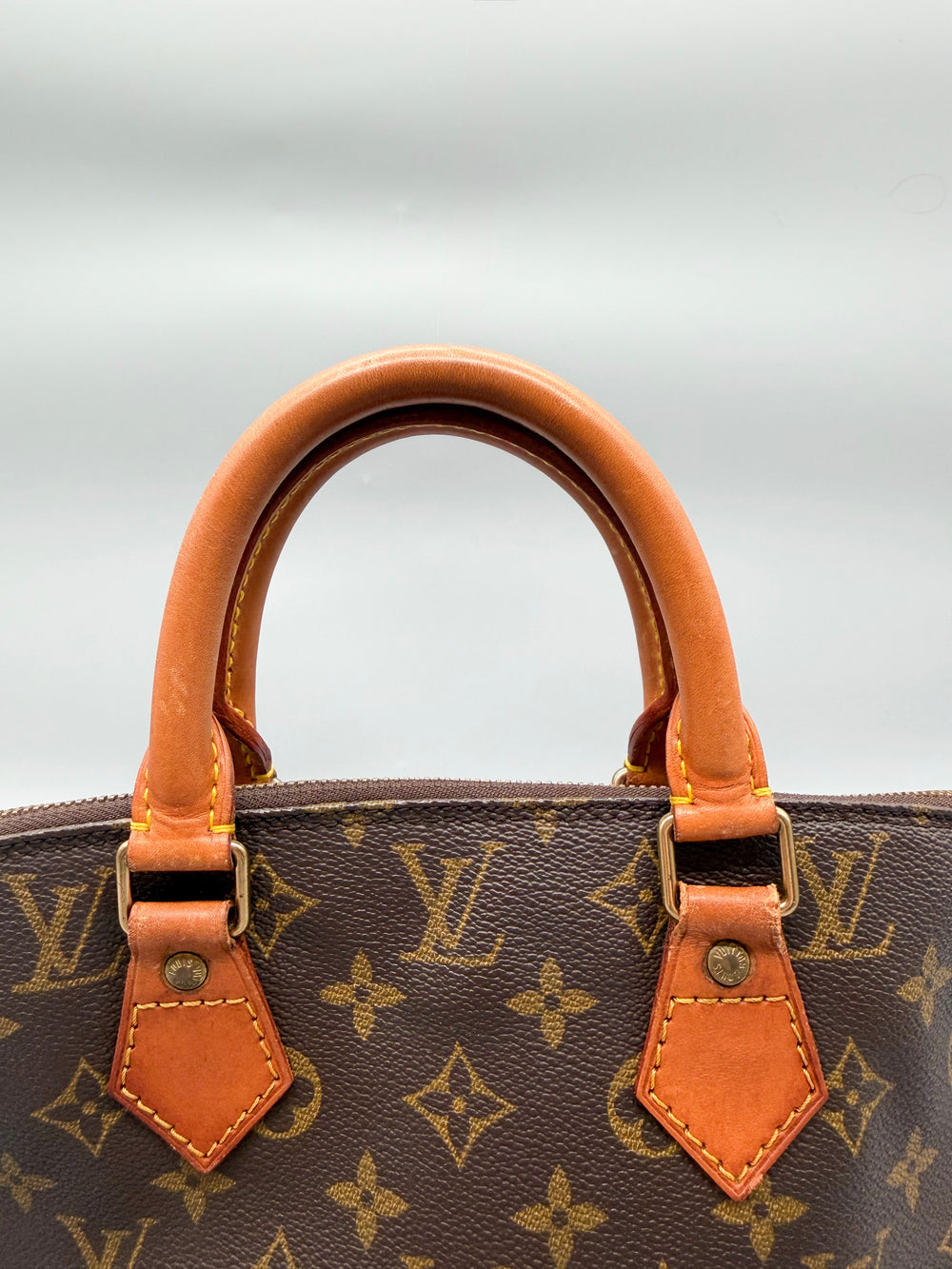 Louis Vuitton - Alma PM